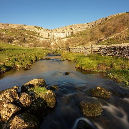 Town Hall Lofts, Settle Bagian luar foto