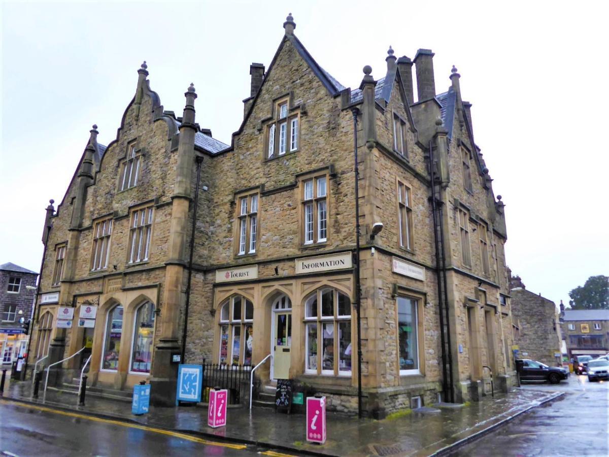Town Hall Lofts, Settle Bagian luar foto