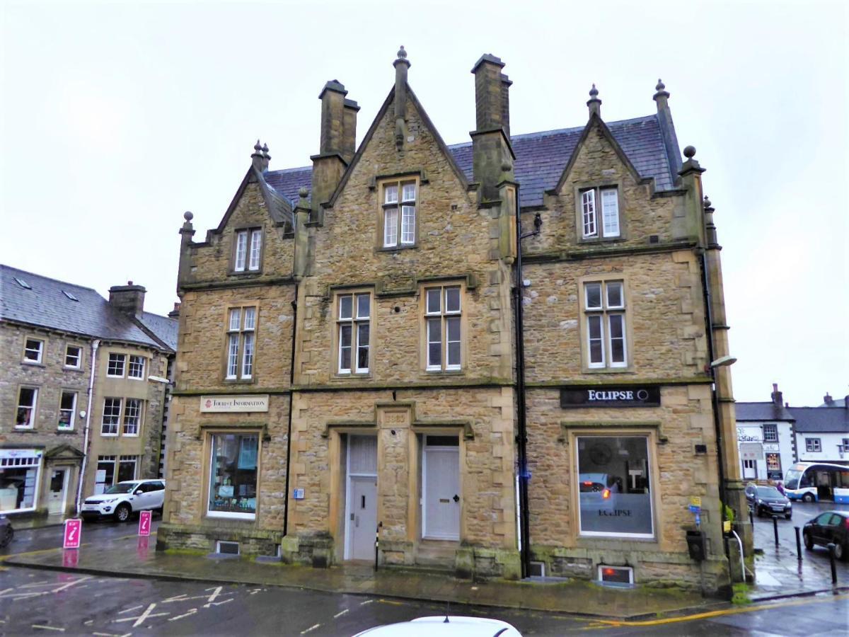 Town Hall Lofts, Settle Bagian luar foto