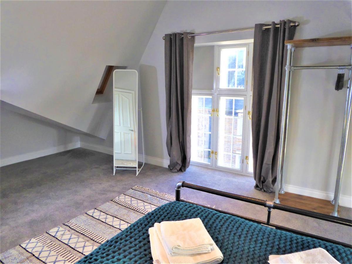 Town Hall Lofts, Settle Bagian luar foto